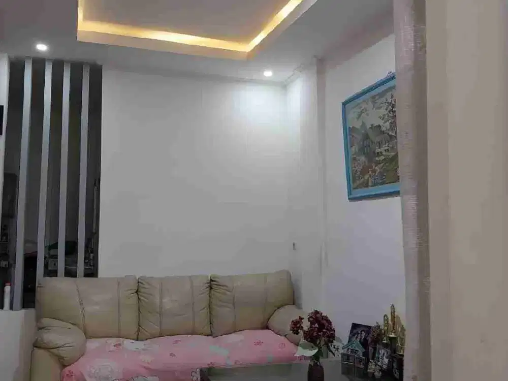 Di jual Rumah cantik 2 lt, di Menceng Cengkareng