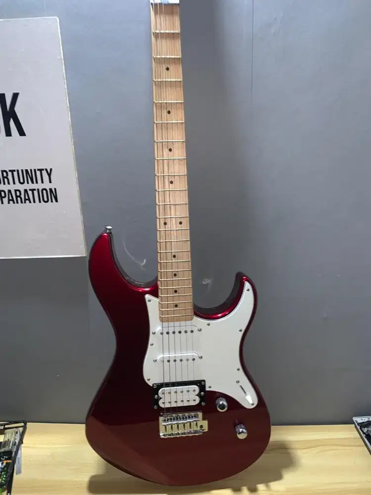 Yamaha Pacifica 112vm
