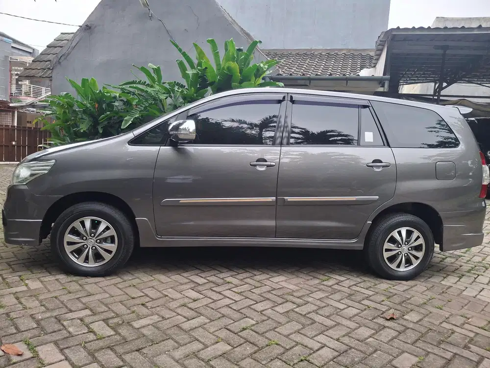 Toyota Kijang Innova 2014 Bensin