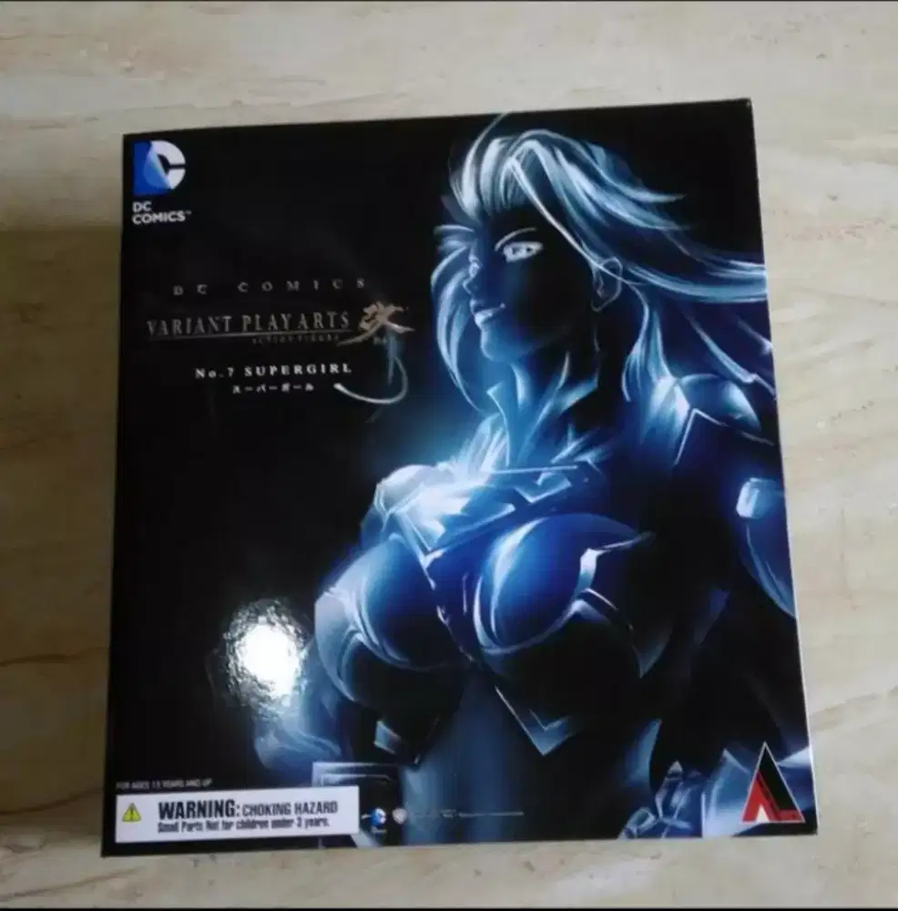Play Arts Kai - SUPERGIRL DC VARIANT (ORIGINAL SQUARE ENIX)