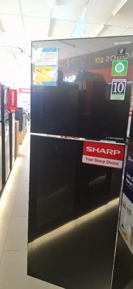 Sharp Refrigerator 2 pintu