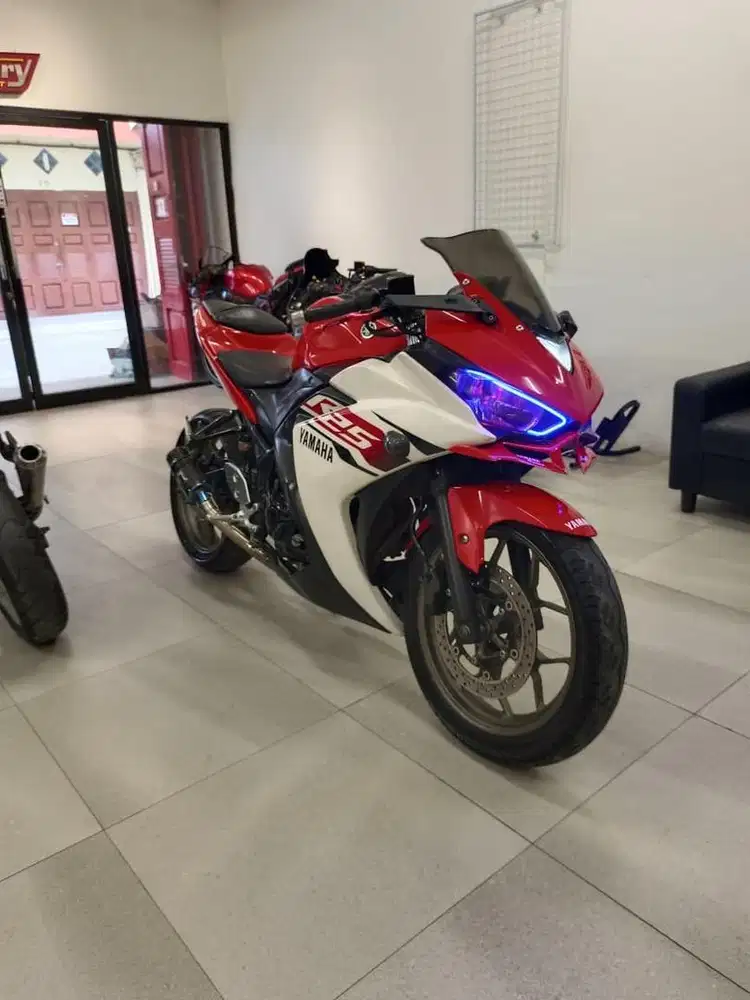 Yamaha R25 tahun 2015 warna Merah R 25 Red Gloss 250 CC Motor Sport