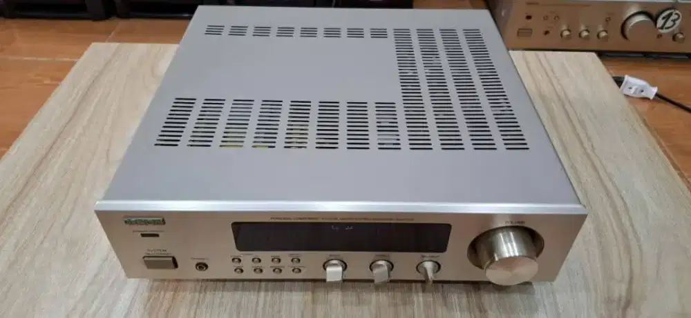 Ampli Denon F100