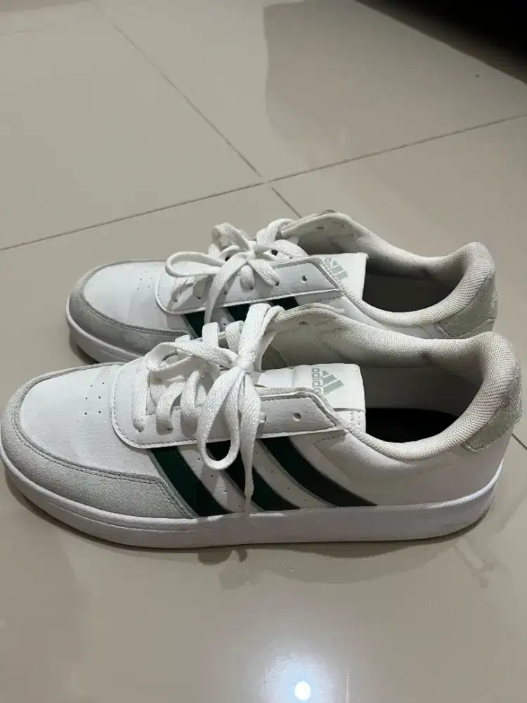 Jual sepatu Adidas ori ukuran 43