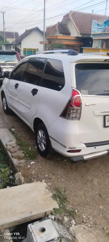 Daihatsu Xenia 2011 Bensin