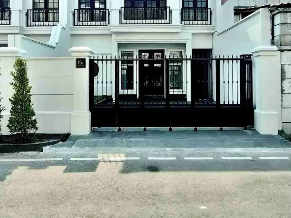 Rumah Baru 3 Lantai Semi Furnish di cempaka putih jakarta pusat