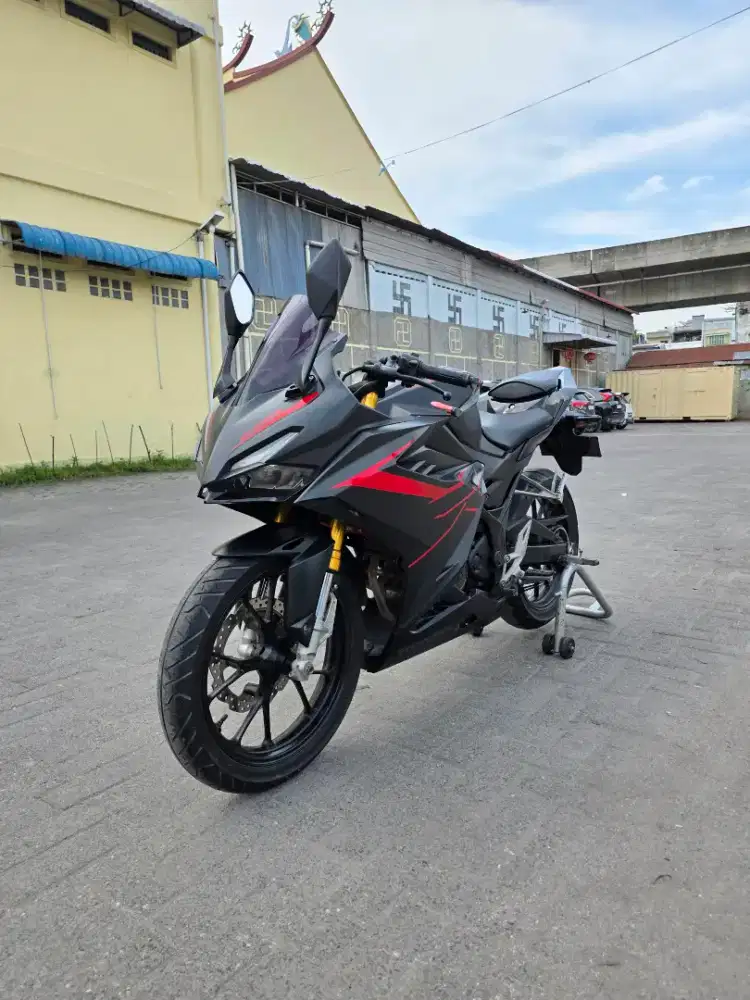 Honda CBR 150RR Hitam 2021