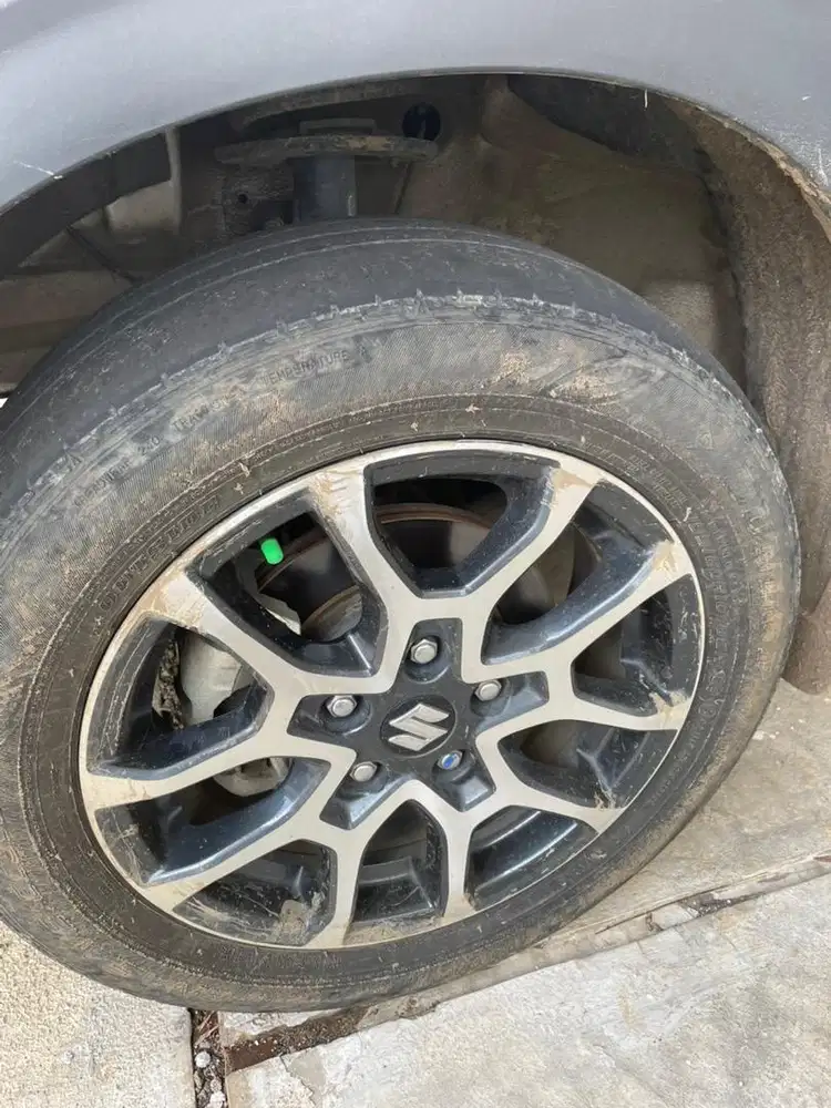 Ban Bekas Mobil XL7