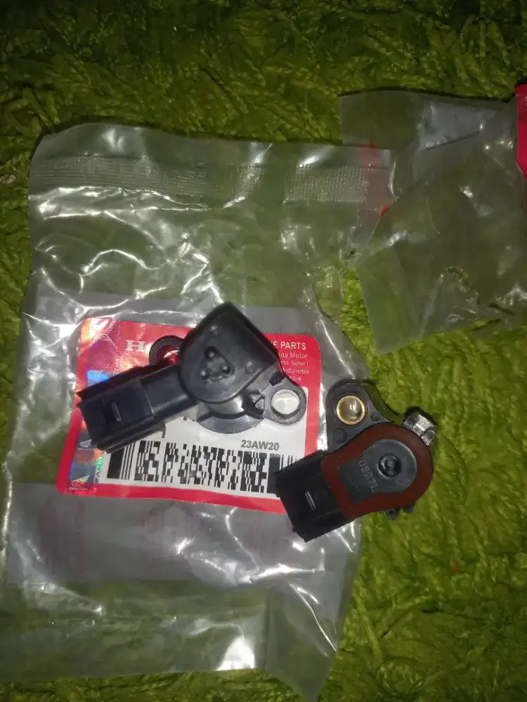 Sensor TPS dan Sensor Selenoid Langsam Scoopy Fi ,Beat Fi ,Spacy Fi