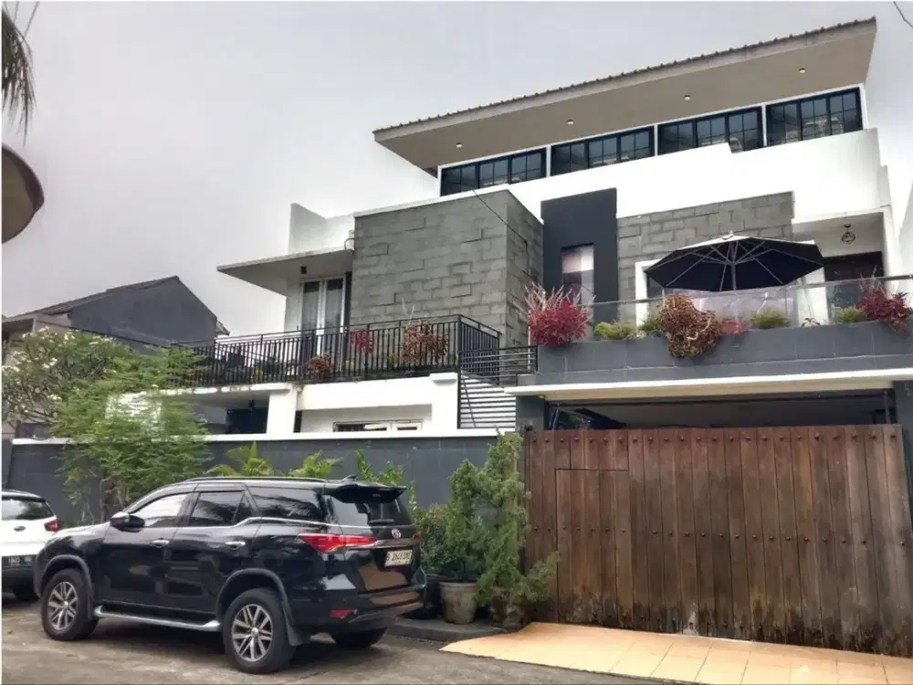 Rumah dijual BU di duta bintaro bonus kamar kost