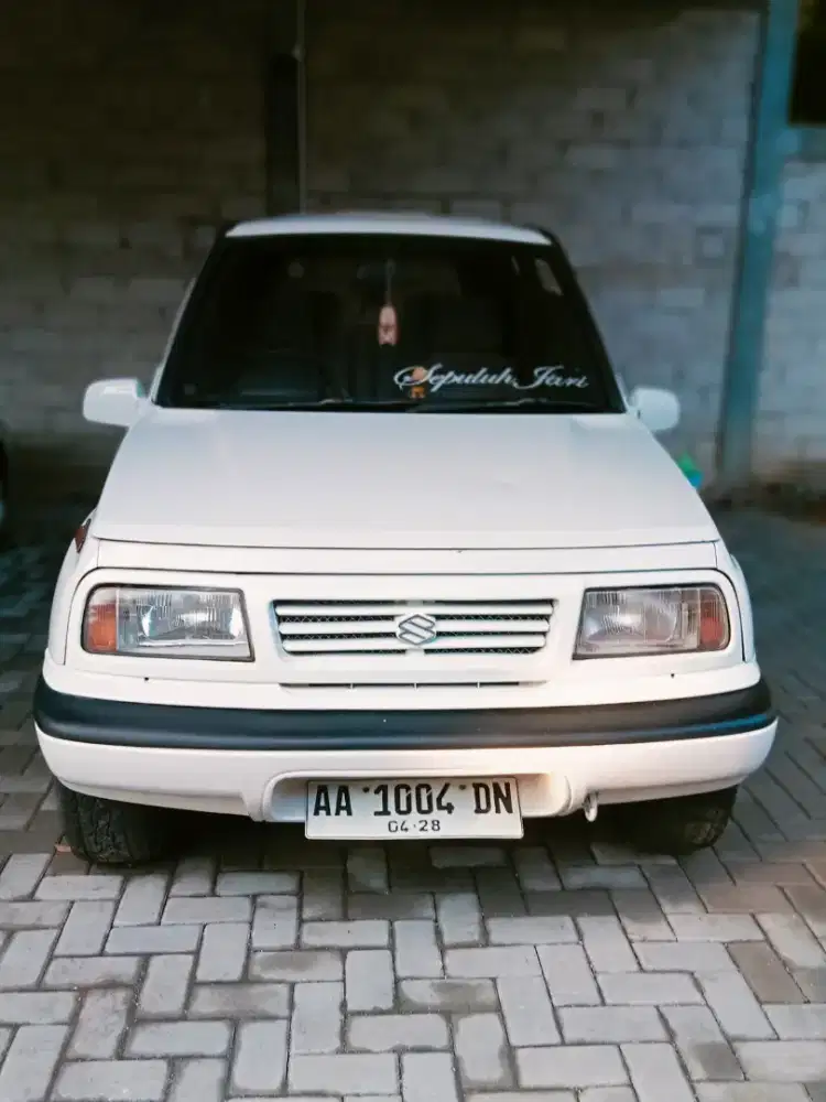 Suzuki Escudo istimewa
