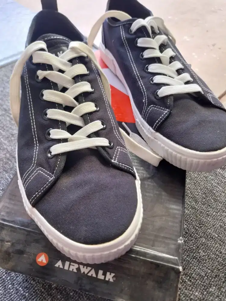 Sepatu Pria Airwalk size 43