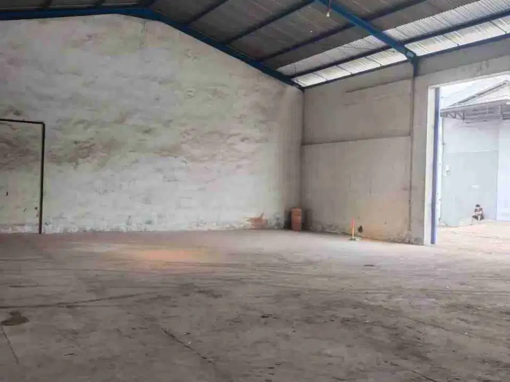 Dijual gudang margomulyo permai LB 450m hanya 4,7M, banyak pilihan
Gudang margomulyonpermai