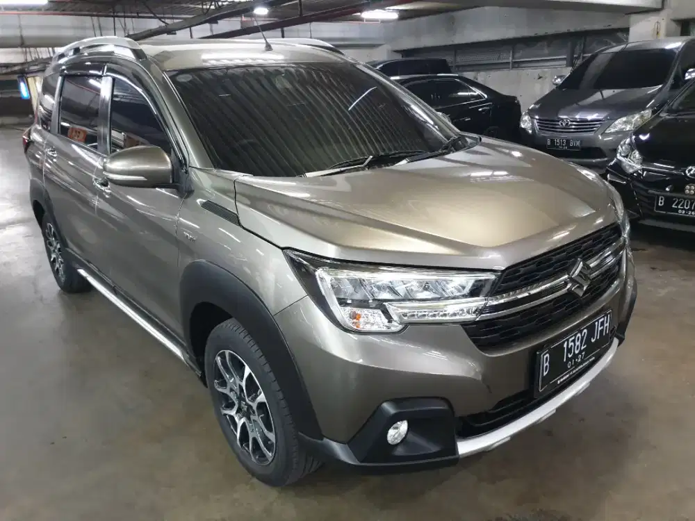 Suzuki XL7 2021 Beta A/T Abu2 Metalik Tangan 1 Low KM Full Orisinil