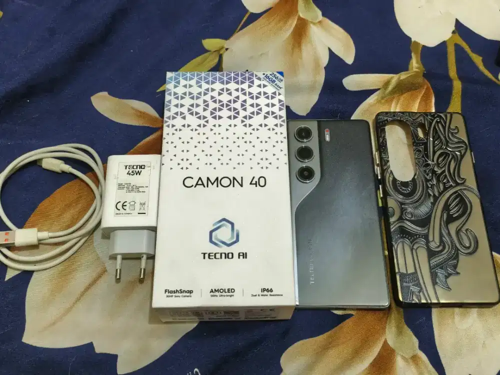 Tecno camon 40 4G 8 256 Fullset second like new titanium