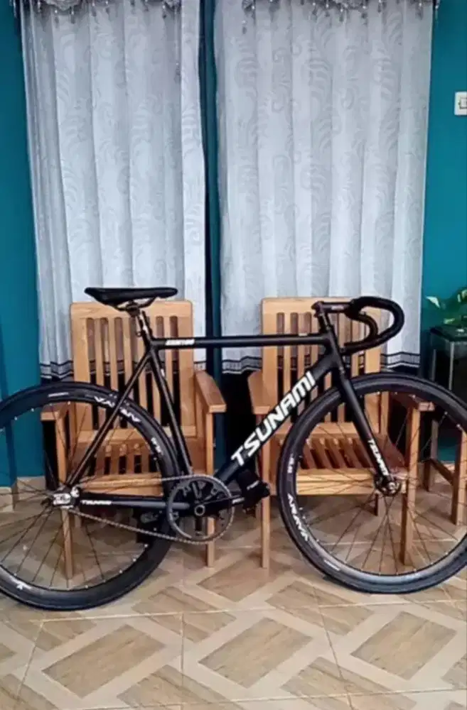 FIXIE TSUNAMI SNM 100 FULL BIKE