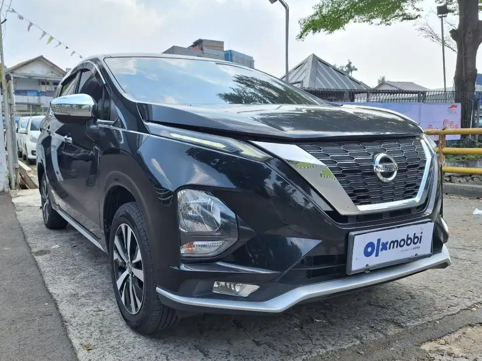 DP MURAH Nissan Livina 1.5 VL Bensin-AT 2019 Hitam CVOMB