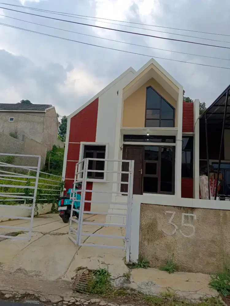 Disewakan  rumah daerah ciwaru ujungberung atas
