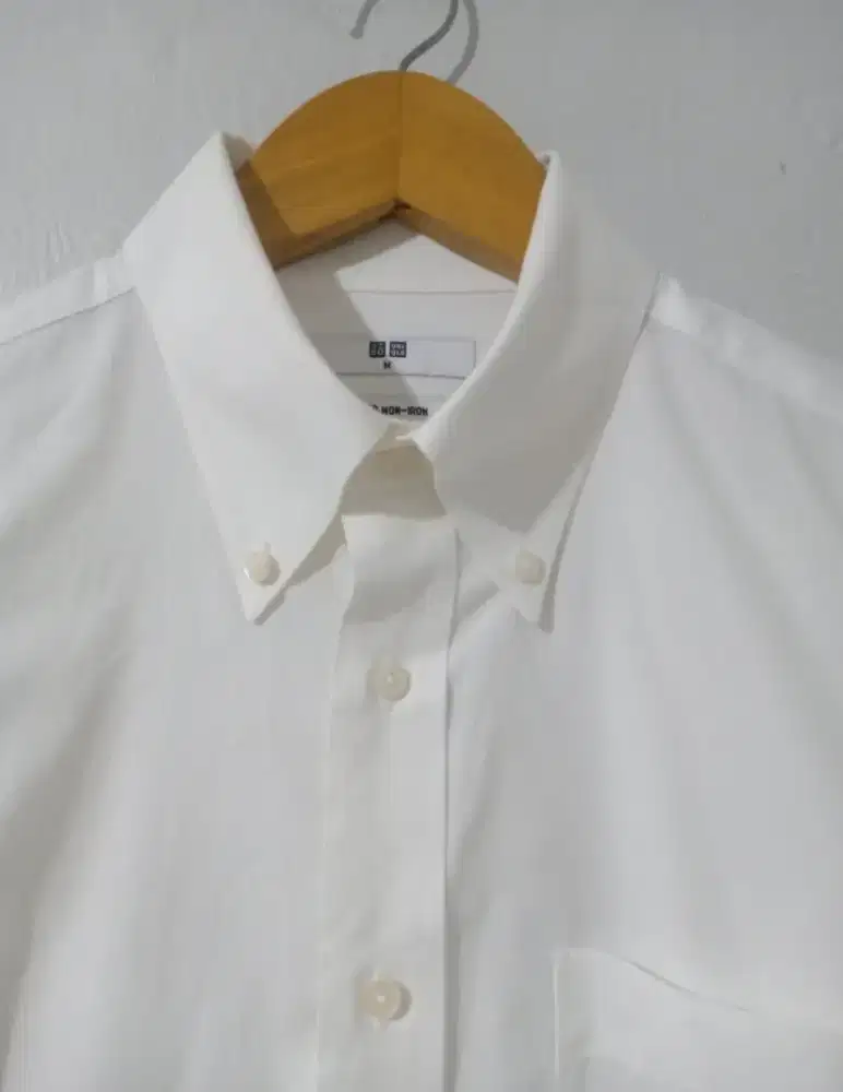 Kemeja Putih Uniqlo Non iron