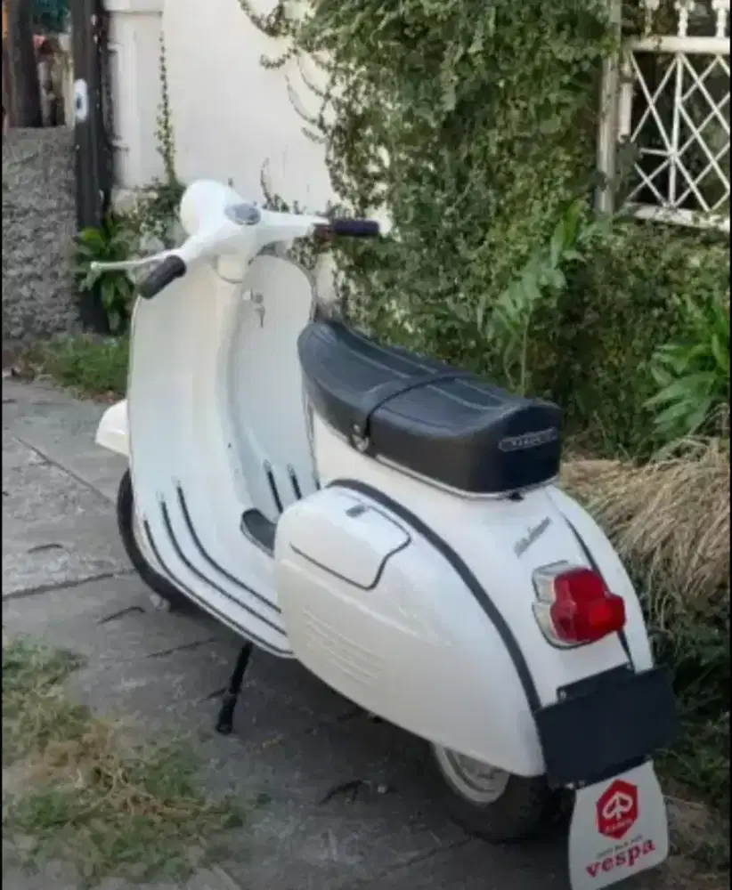 JUAL VESPA SUPER PUTIH MULUS