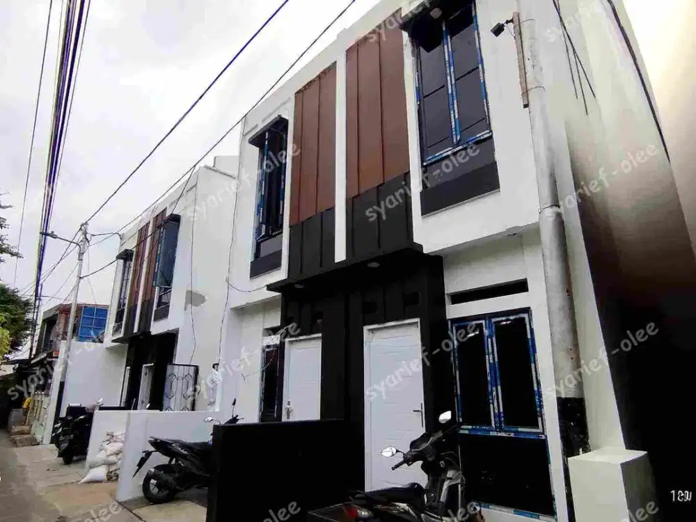 DIJUAL RUMAH 2 LANTAI LOKASI STRATEGIS DI UTAN KAYU JAKARTA TIMUR