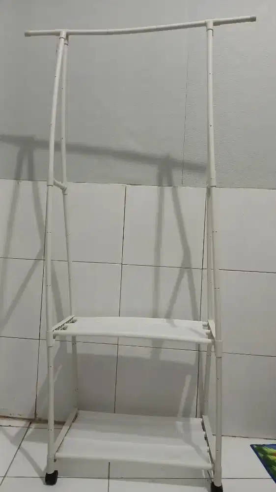STAND HANGER SEBAGUNA
