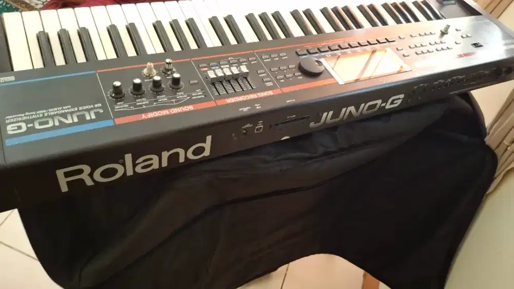 Dijual piano roland juno G