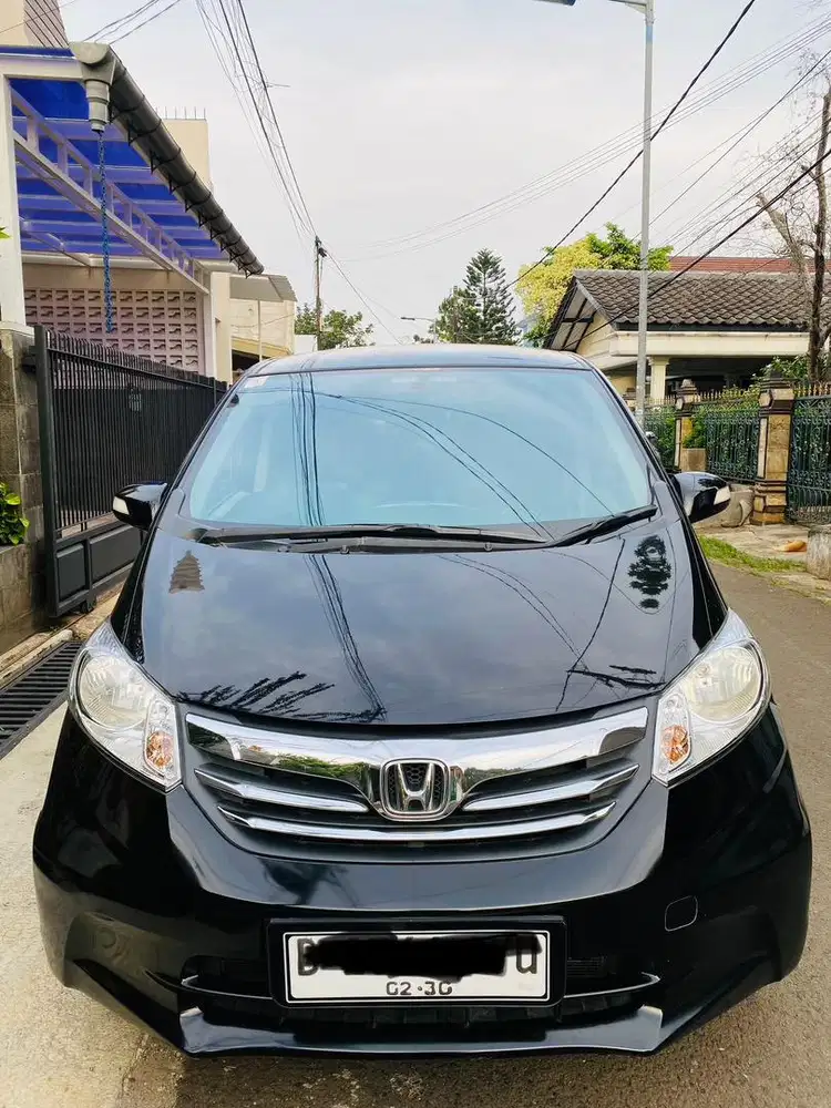 Honda freed SD metic 2014