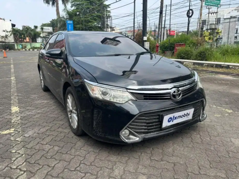 DP MURAH Toyota Camry 2.5 V Bensin-AT 2016 Hitam CPAHB
