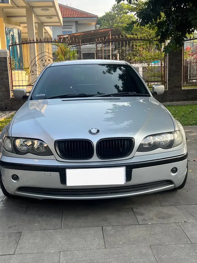 BMW 318i 2004 Bensin