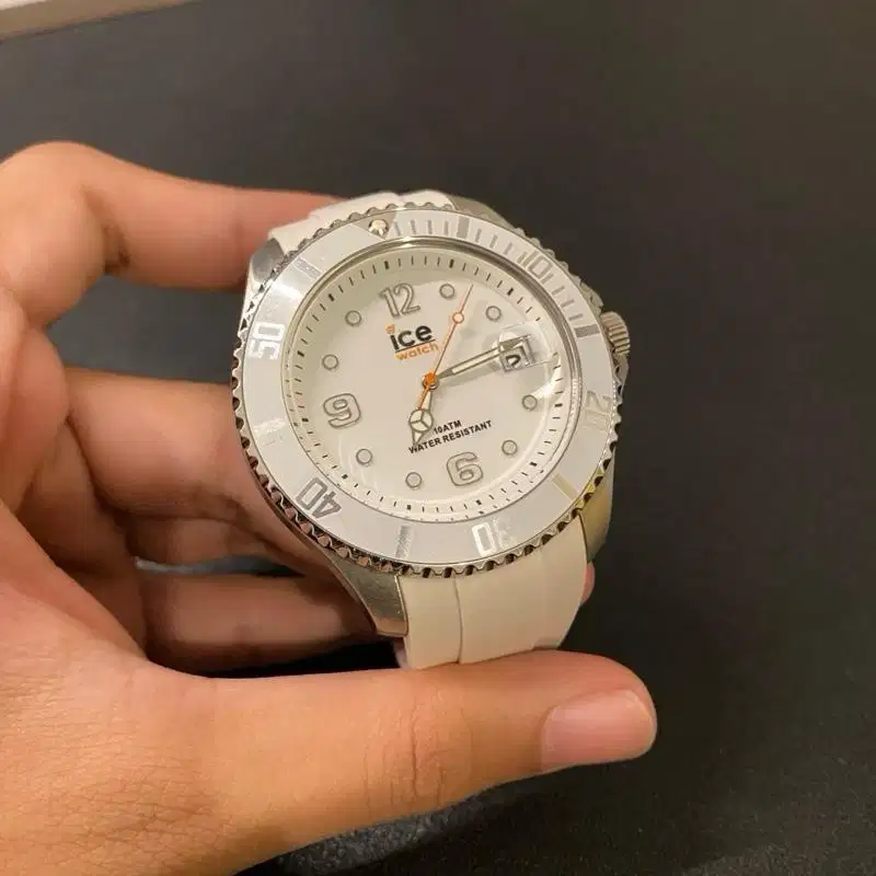 Ice watch Silver and white strap dial