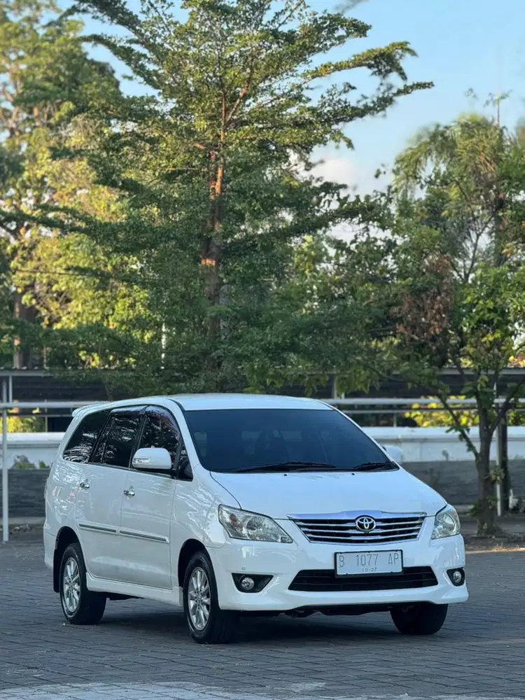 Kijang Innova V diesel Matic 2012