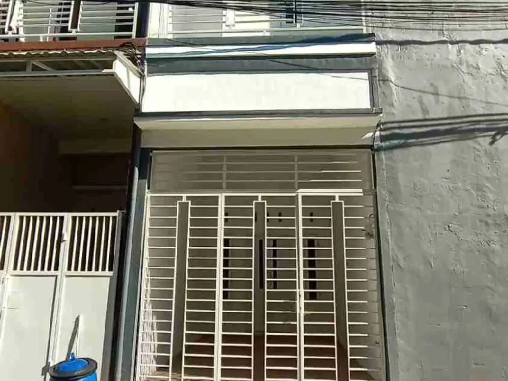 Disewakan Rumah 2 lantai di Surabaya Timur