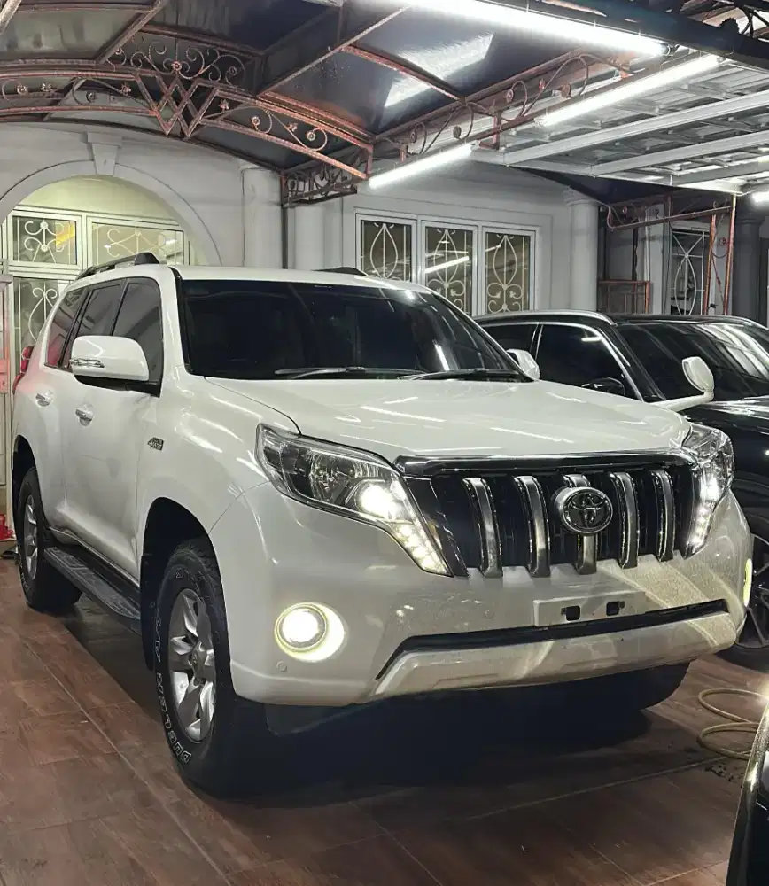 MURAH CASH. Toyota Prado 2017 Facelift Look land cruiser 2012 lx570