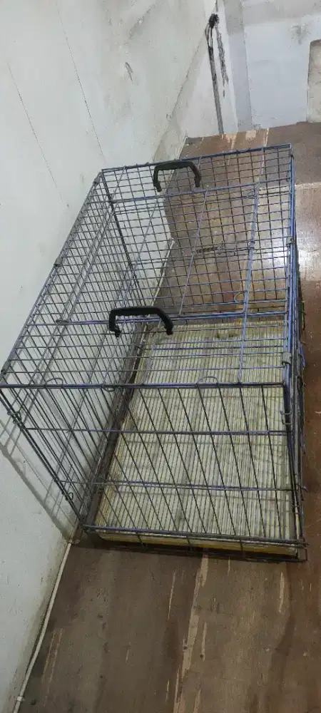 Kandang besi tebal