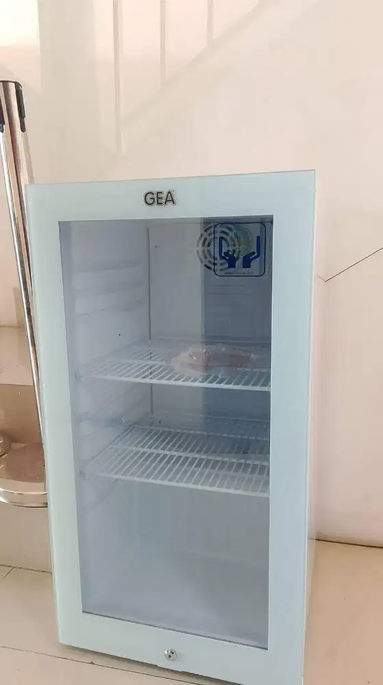 Showcase mini Gea kulkas jual rugi