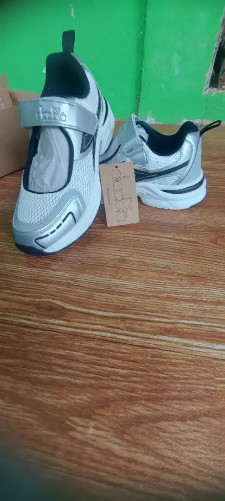 Jual Sepatu Wanita Diadora Pilano