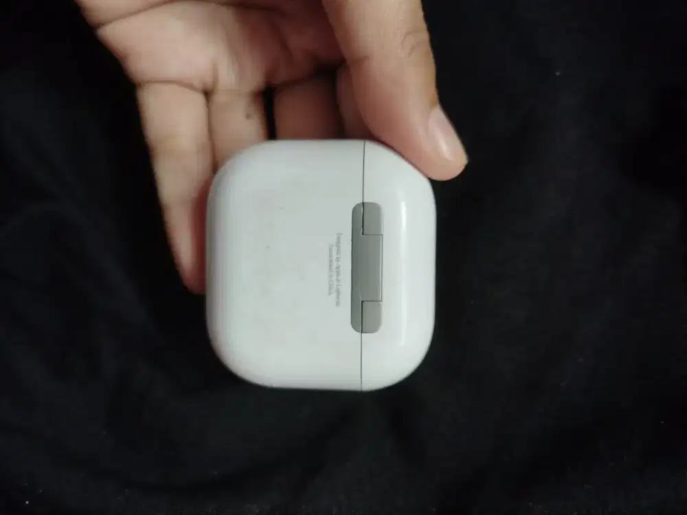 Airpods gen 4 ,ANC , mulus seperti baru , batre awet , 100% original