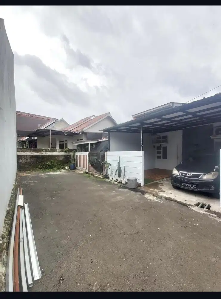 Disewakan rumah strategis dekat tol dan transjakarta