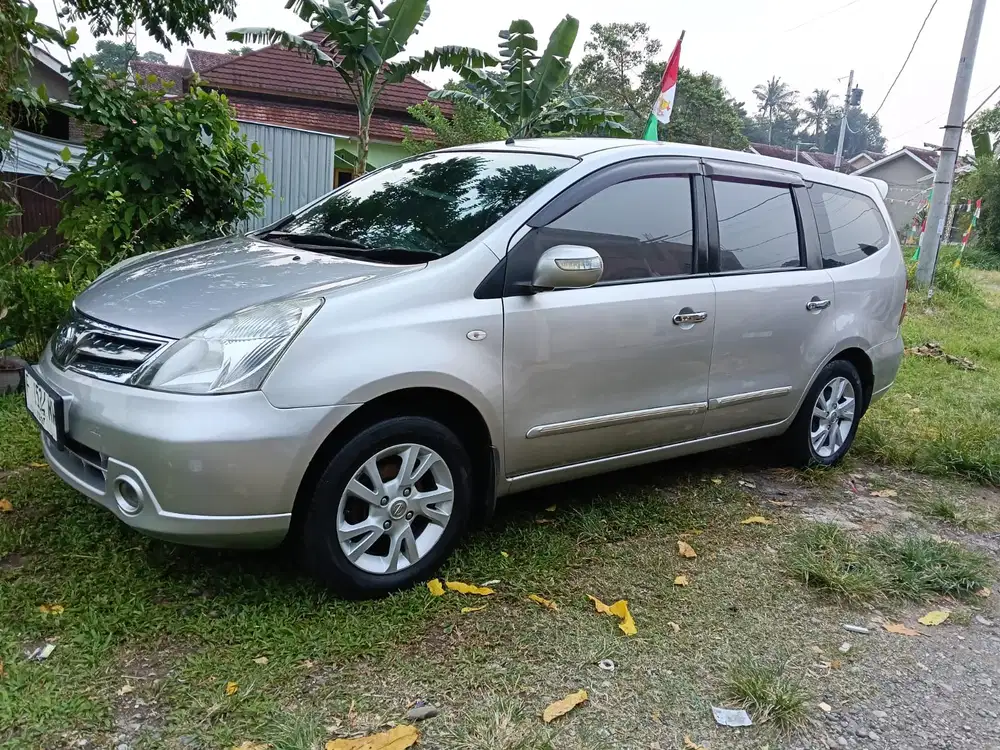 Nissan Grand livina 2011 Bensin