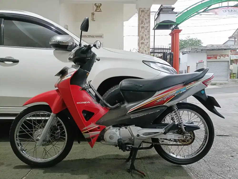 Supra fit tahun 2006 full original/tt boleh gan cash lebih bagus