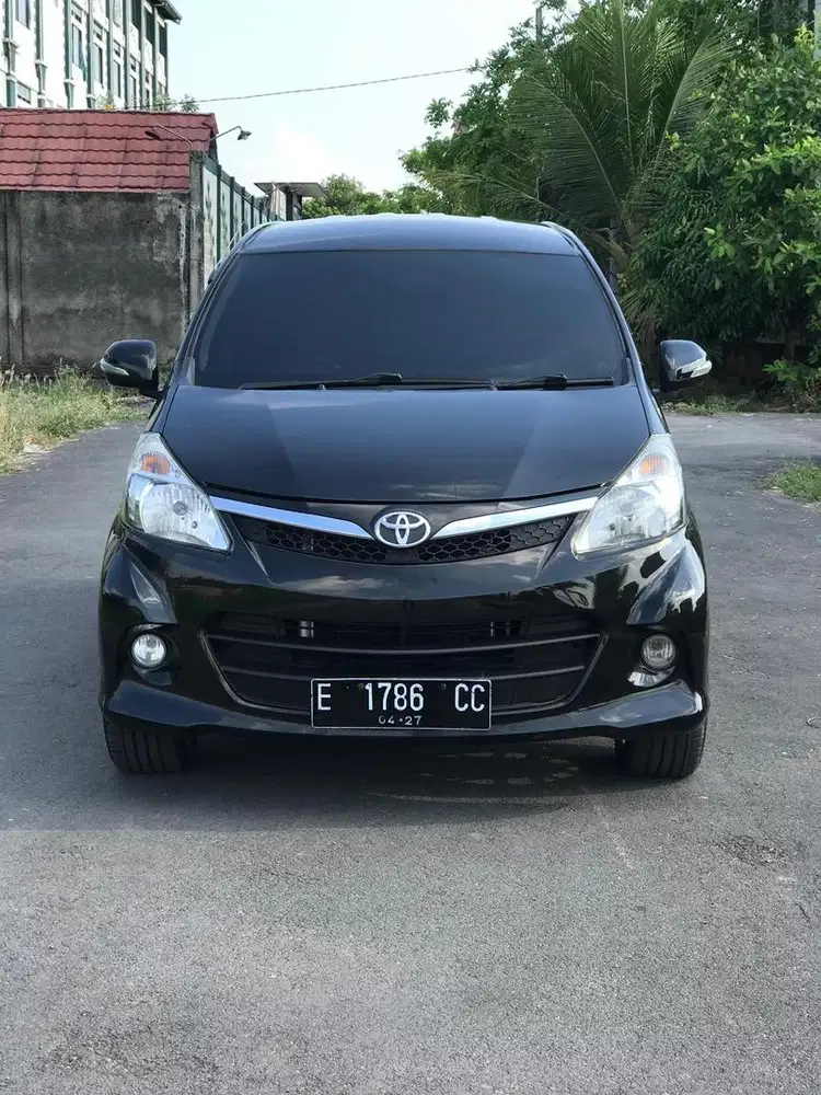 Toyota Veloz 1.5 AT 2011