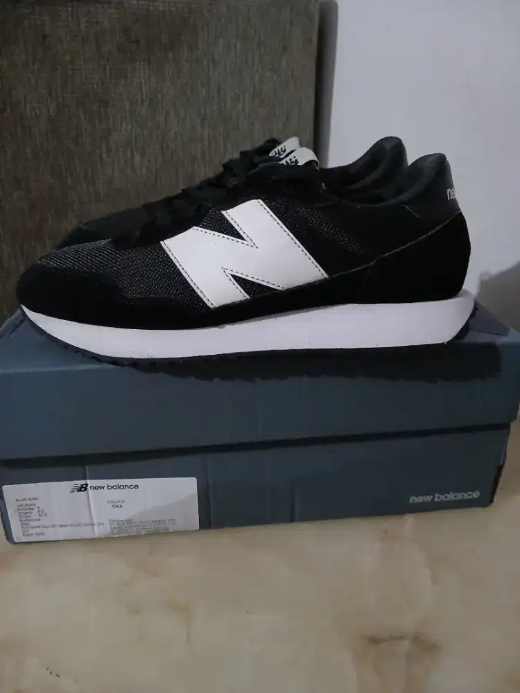Sepatu New Balance 237 Size 42,5 Original