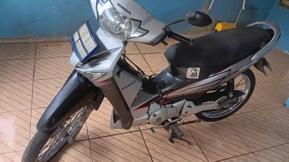 Di jual motor Honda supra