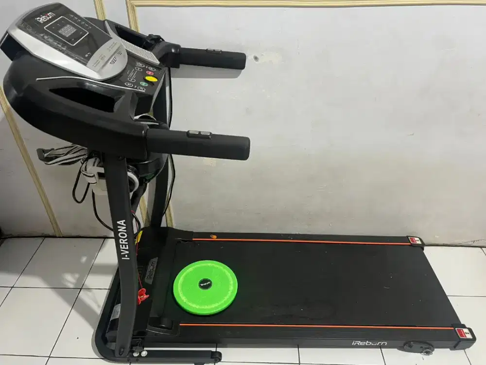 Alat Treadmill ada Bluetooth lengkap