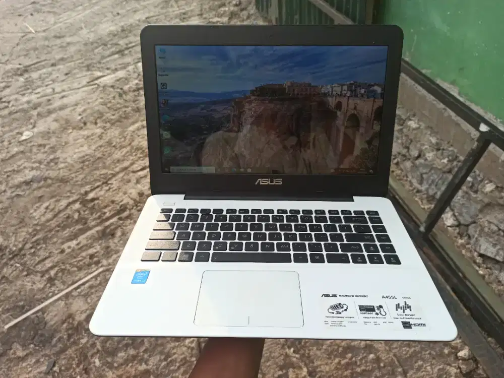 Laptop Asus X455LA Ram 10gb internal 500gb