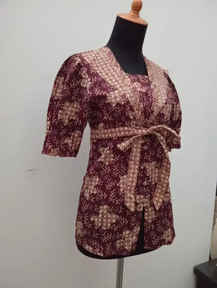 Atasan batik keris