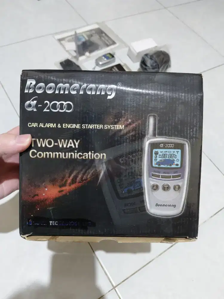 Satu set alarm mobil Boomerang G-2000