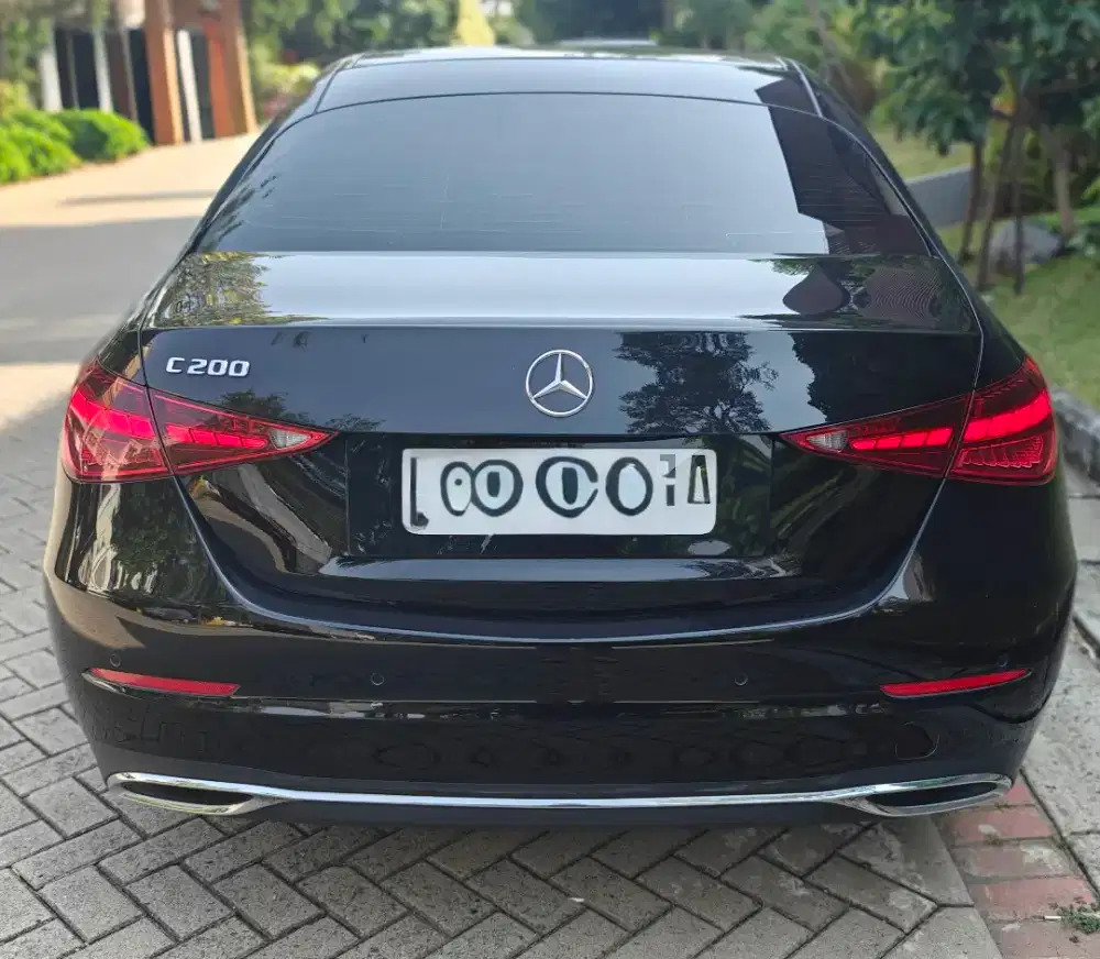 Mercedes-Benz C200 2023 Bensin