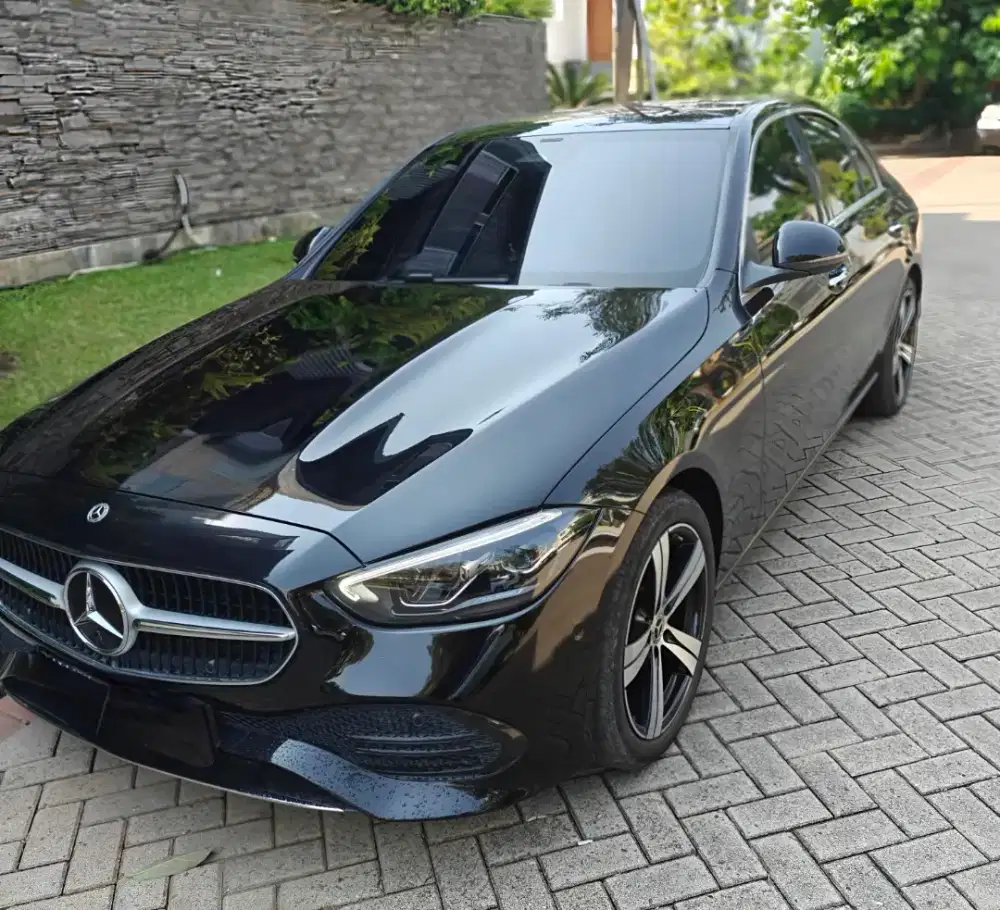Mercedes-Benz C200 2023 Bensin